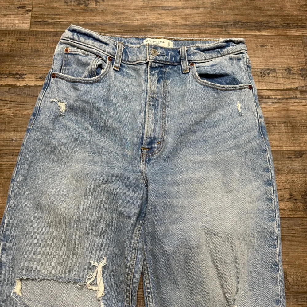 Abercrombie & Fitch The 90's Straight Ultra High-Rise Denim Jeans - Picture 2 of 13